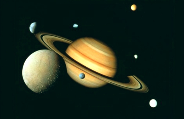 Saturno_occhi su saturno-tuttacronaca