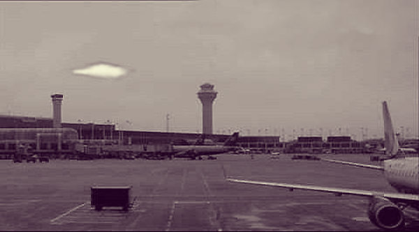 airport-brema-ufo-tuttacronaca