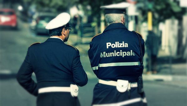 polizia-municipale-napoli-tuttacronaca